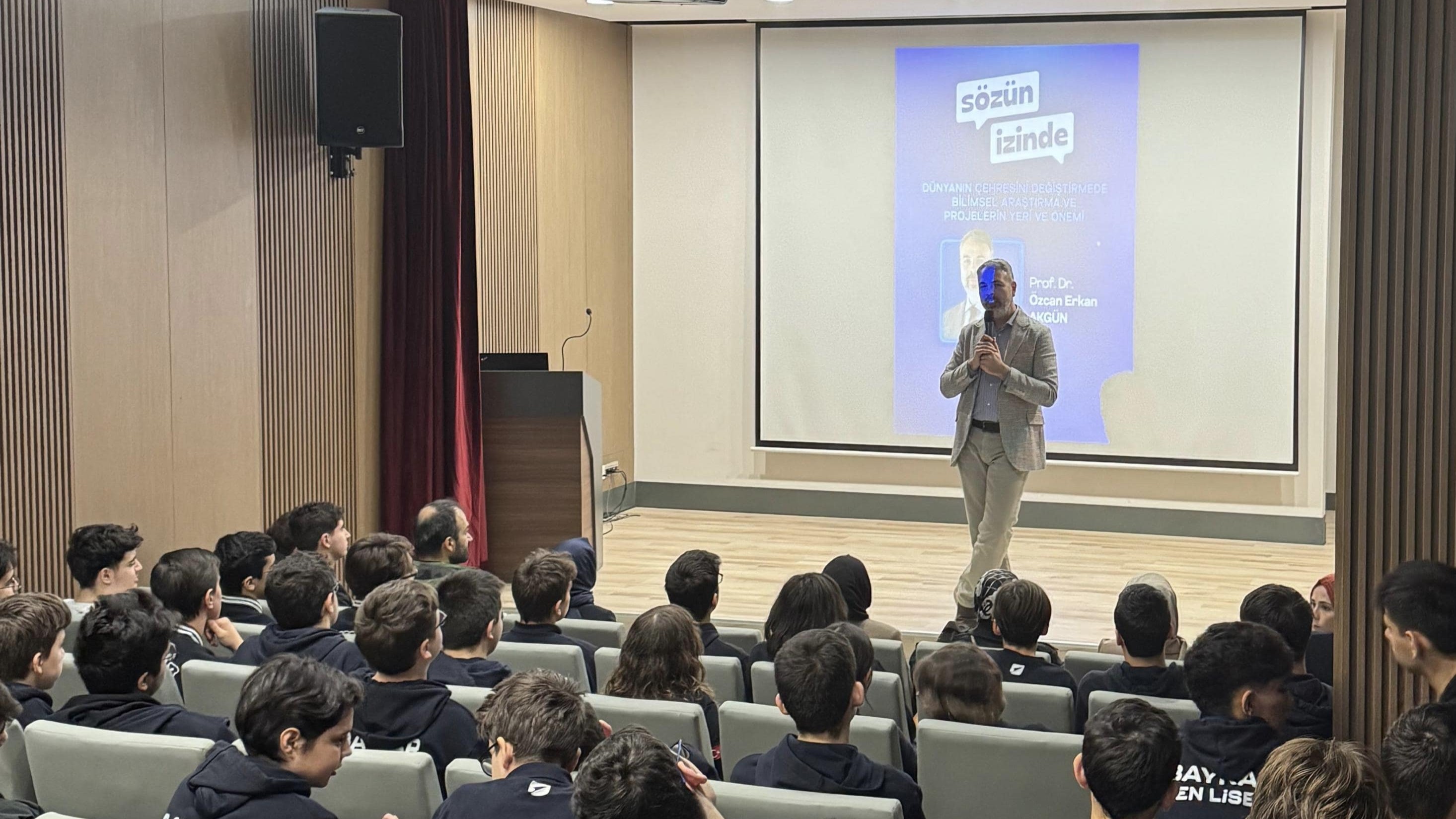 <strong>Prof. Dr. Özcan Erkan AKGÜN ile&nbsp;</strong><strong>Sözün İzinde</strong><br />
&nbsp;