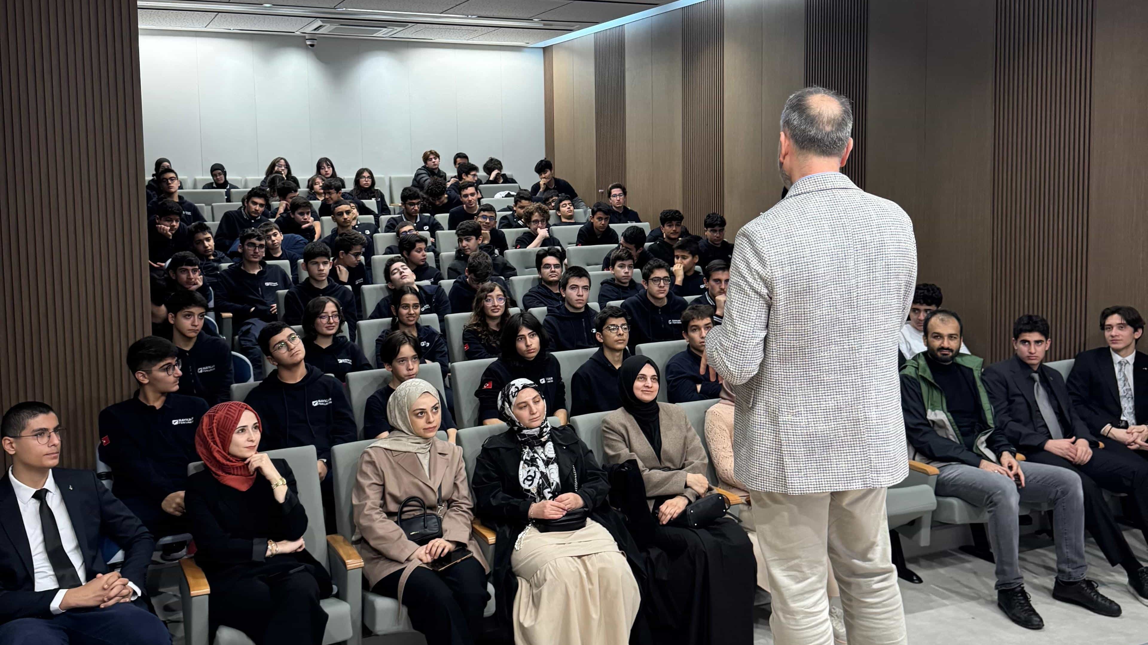 <strong>Prof. Dr. Özcan Erkan AKGÜN ile&nbsp;</strong><strong>Sözün İzinde</strong><br />
&nbsp;